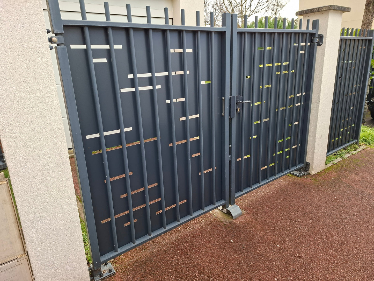 Brise-vue acier ajouré – Tôles E.Z